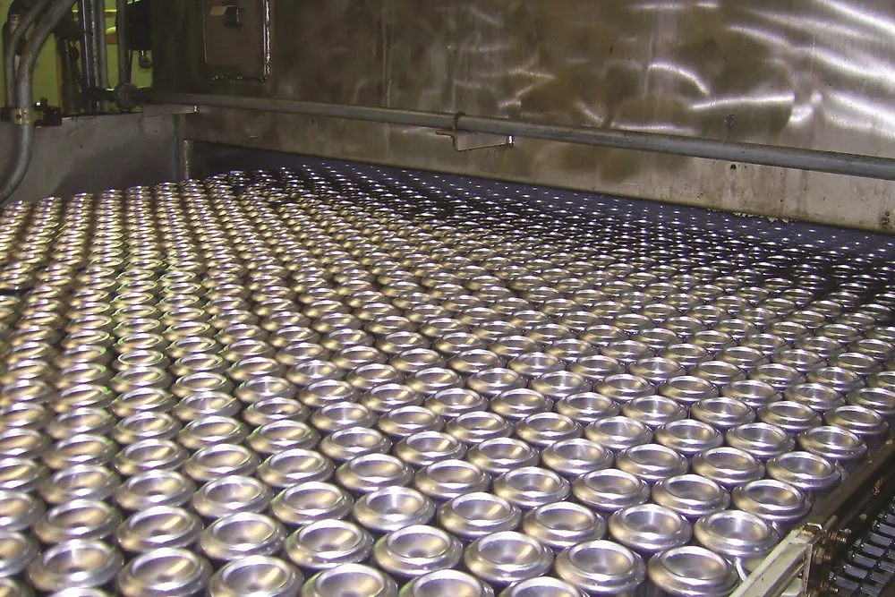
Henkel has developed an innovative low temperature cleaner for aluminum beverage cans that are treated in traditional spray systems.