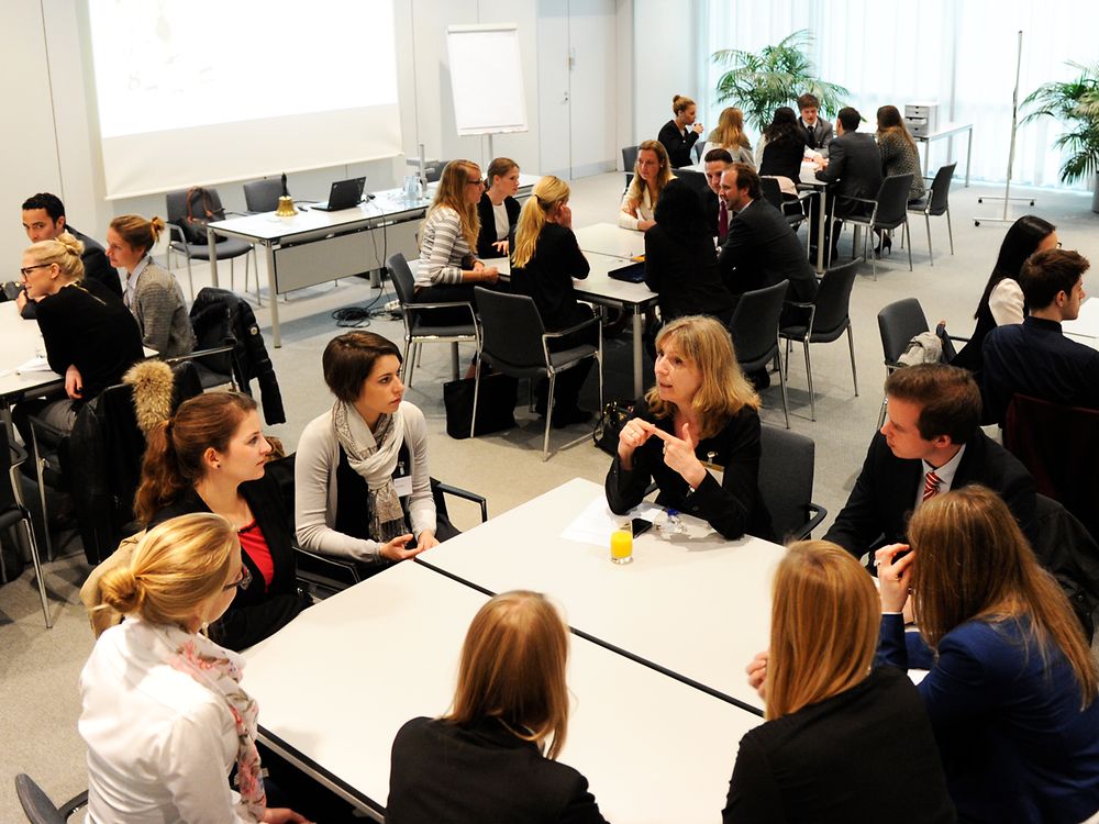 students meeting Henkel managers from a range of different functions within Beauty Care