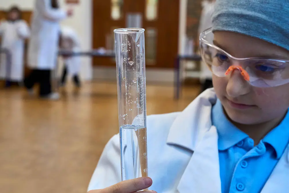 Henkel Brings Global STEM Programme Back to UK Classrooms