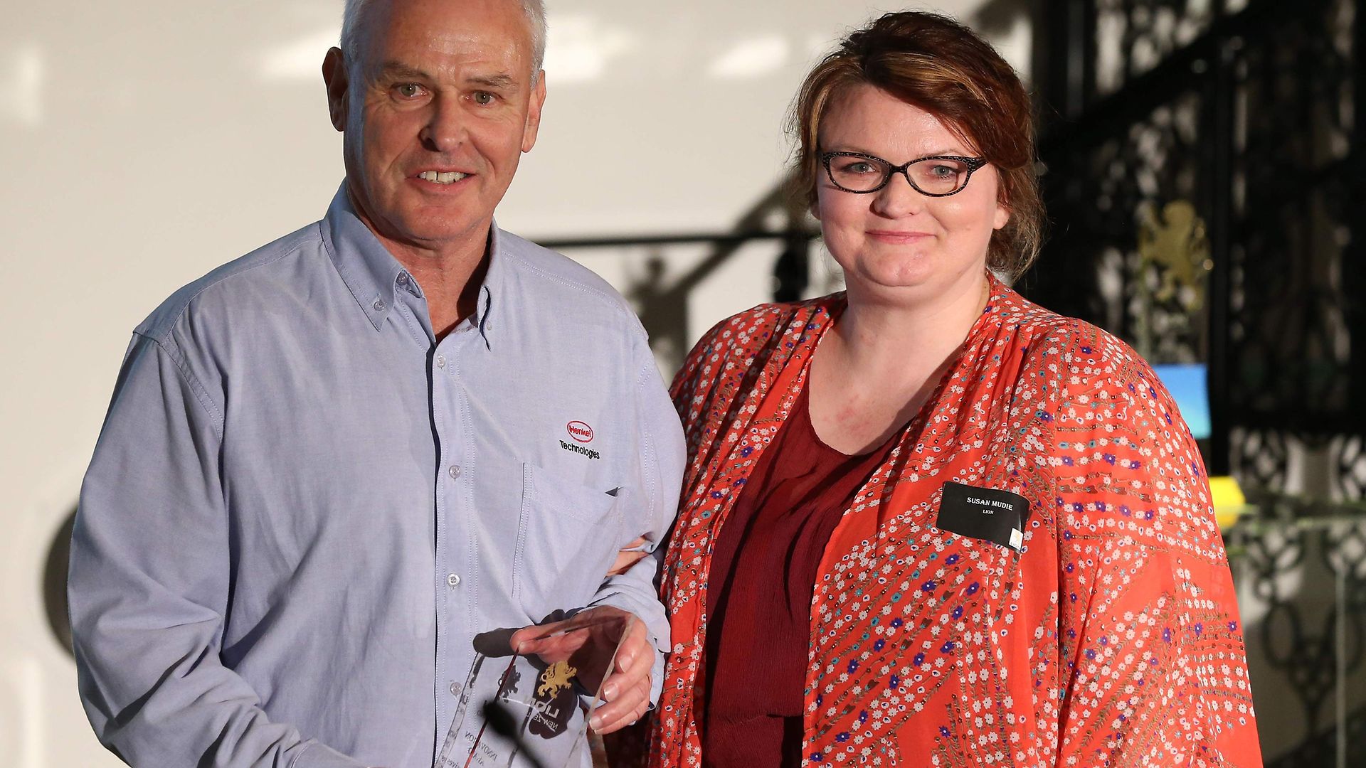 Colin Hooper, Account Manager Adhesive Technologies, Henkel New Zealand, accepted the innovation award from Susan Mudi, Innovation Manager, Lion Beer, Spirits & Wine (New Zealand).