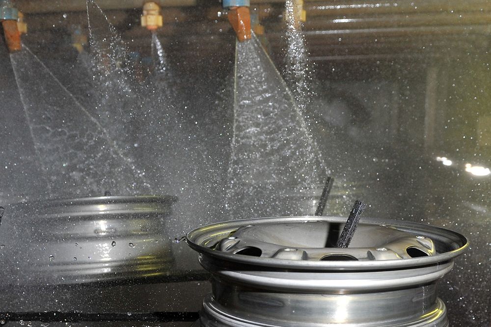 Cleaners may be used after machining operations (milling, cutting, drilling, grinding) to prepare the components for the next process stages such as assembly, adhesive-bonding, coating, painting or storage.