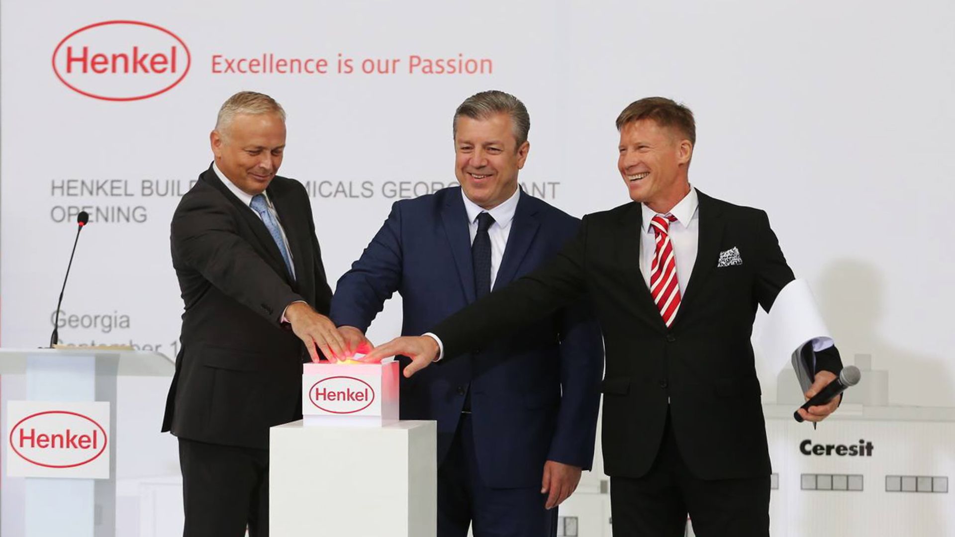 From the left: Zdenek Brich, Director for Building Materials at Henkel Adhesive Technologies, together with Georgian Prime Minister Giorgi Kvirikashvili and Alexey Ananishnov, General Manager at Henkel Consumer Adhesives for Russia and the Caucasus region