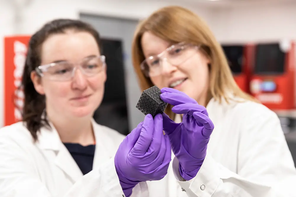 Female researchers - 3D Printing